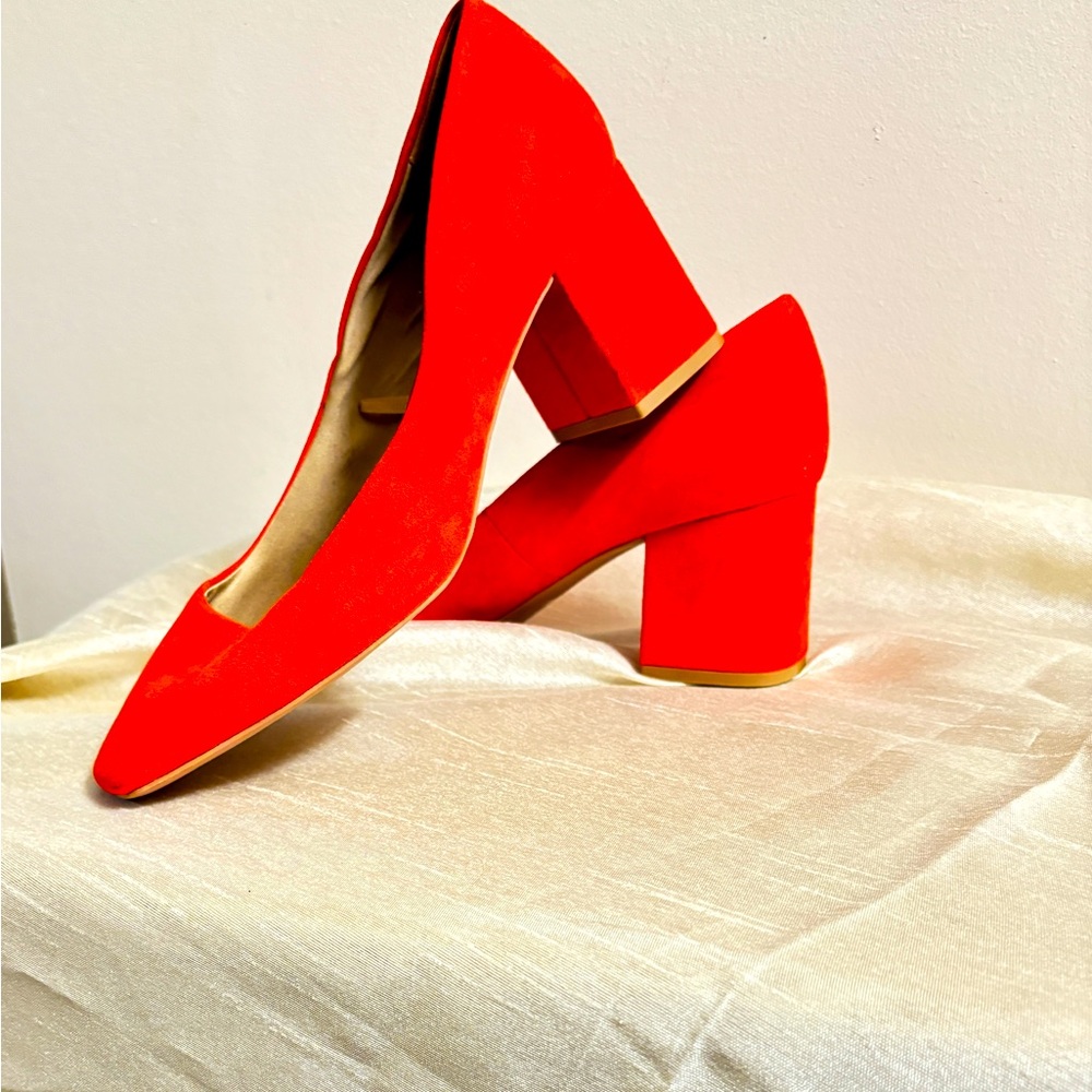 H&M, burnt orange, suede mid heel shoe